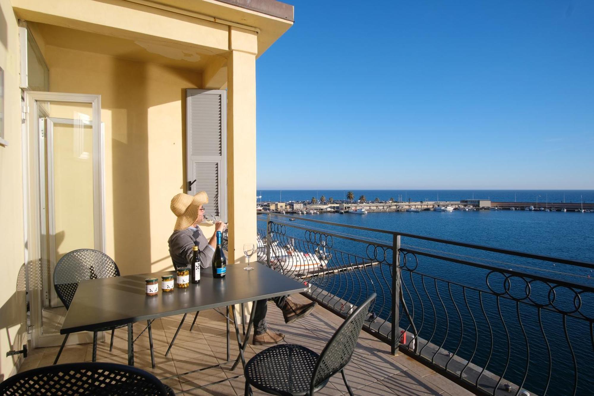 Da Guido Apartment Imperia Exterior photo
